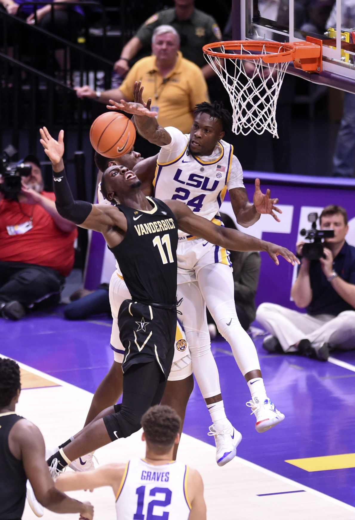 lsuvanderbiltbasketball.031019 HS 1070.JPG